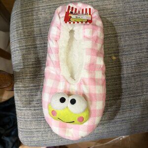 NWT KEROPPI Bedroom Slippers Pink /White Frog On Top Shoe Size 5 1/2 - 7 1/2